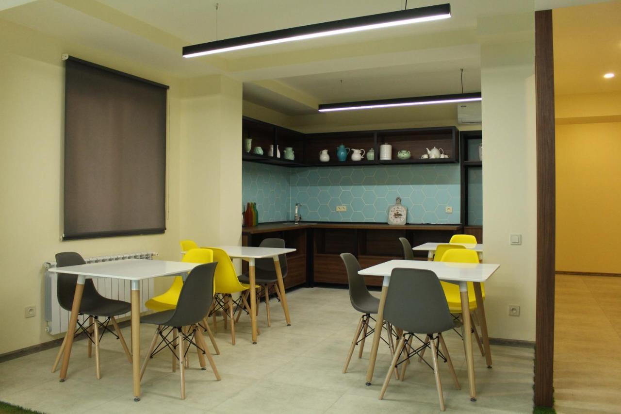 Mandarin Hotel Yerevan Exterior photo